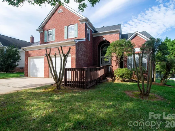 6138 Garamond Ct, Charlotte, NC 28270