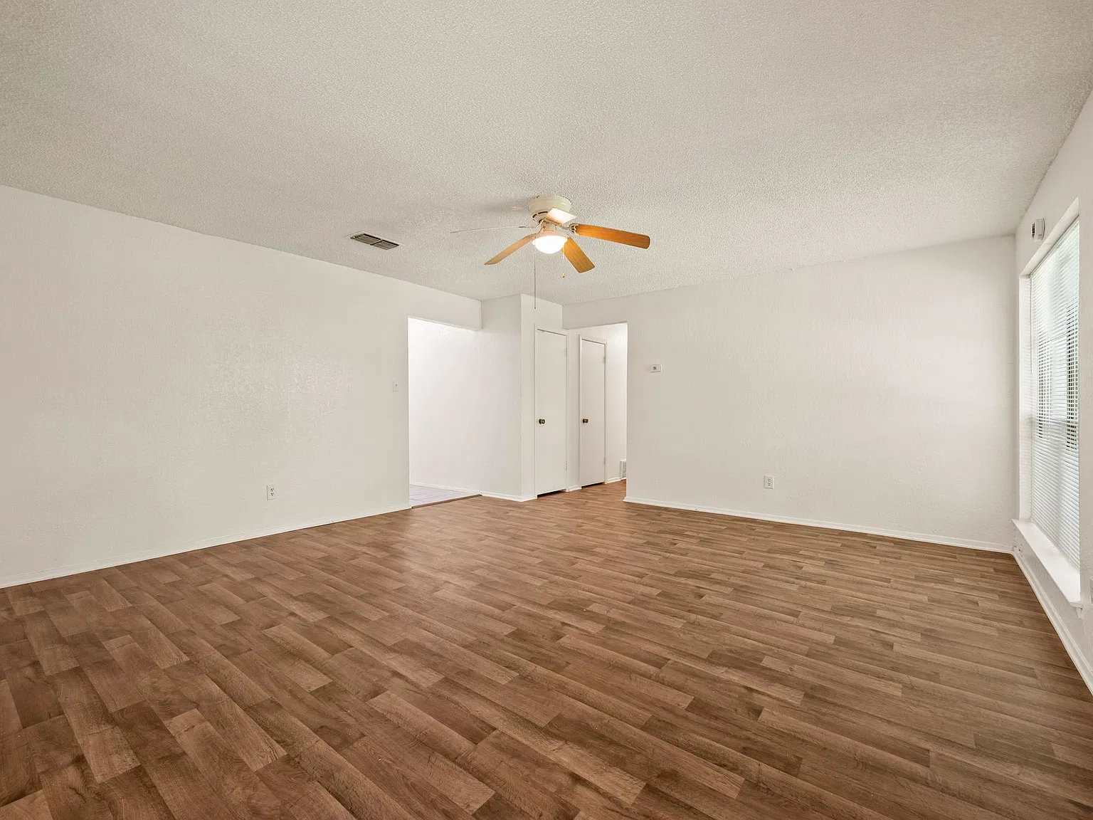 4 bed, 1465 sqft, $1,850 — Photo 4
