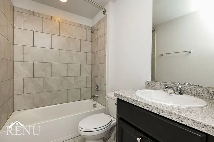 16428 Marinette Ct — Photo 13