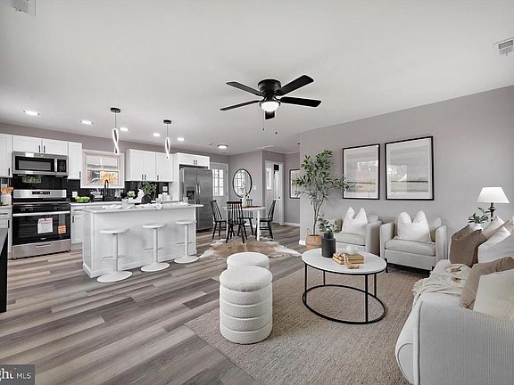 5th image of 1002 7th St