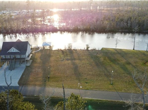 8 River Moss Ln, Westlake, LA 70669