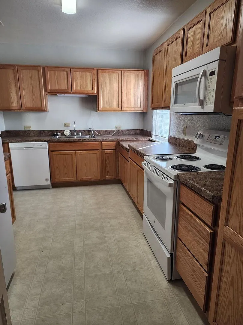 Two bedroom house in laurel — Photo 2