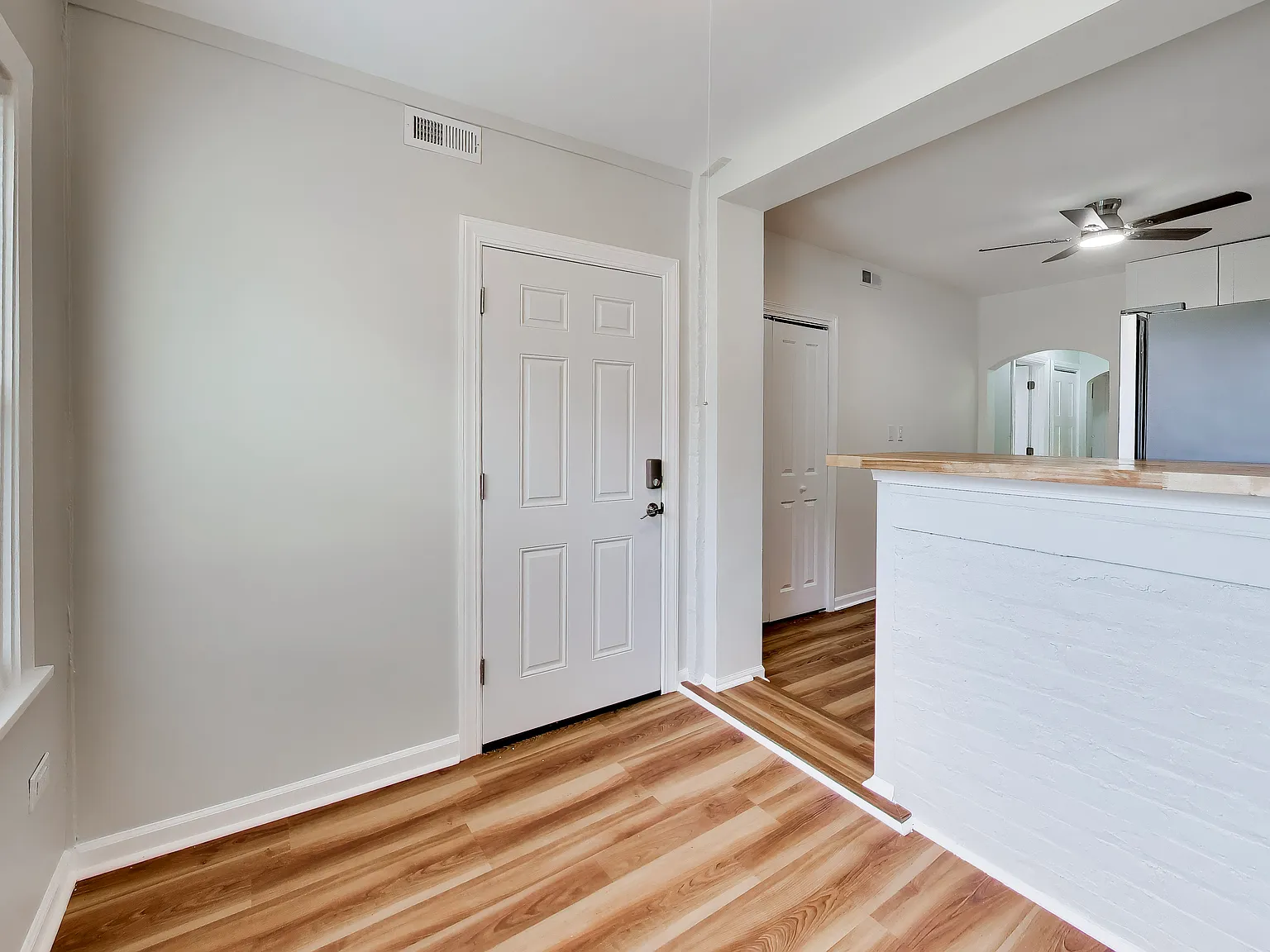 2 bed, 1400 sqft, $2,100 — Photo 4