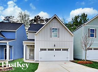 22 E Newnan Rd #F, Newnan, GA 30263