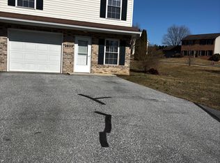 2833 Fillmore Dr, Chambersburg, PA 17201