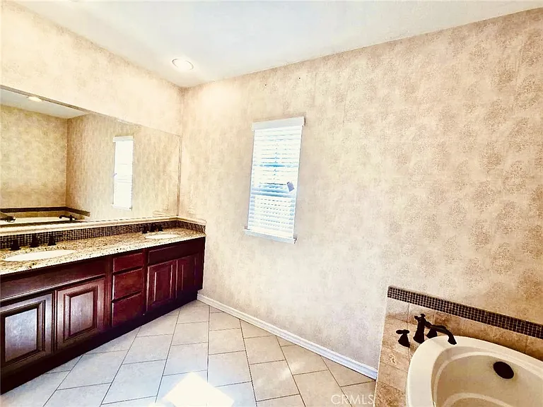 4512 Luigl Ct — Photo 10