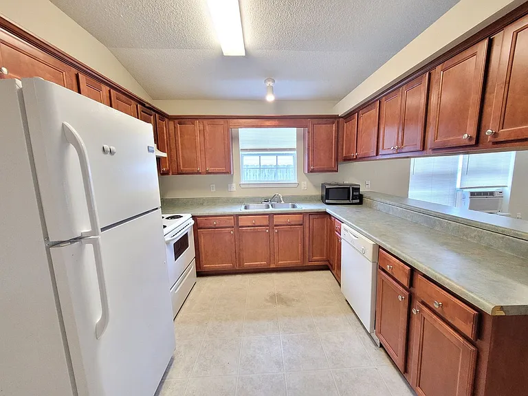 7802 Heirloom Dr — Photo 11