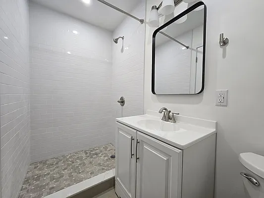 Rented by Kahana Real Estate LLC | media 9