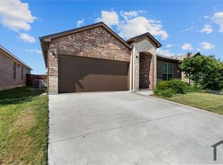 836 Wilmott Ter, Justin, TX 76247