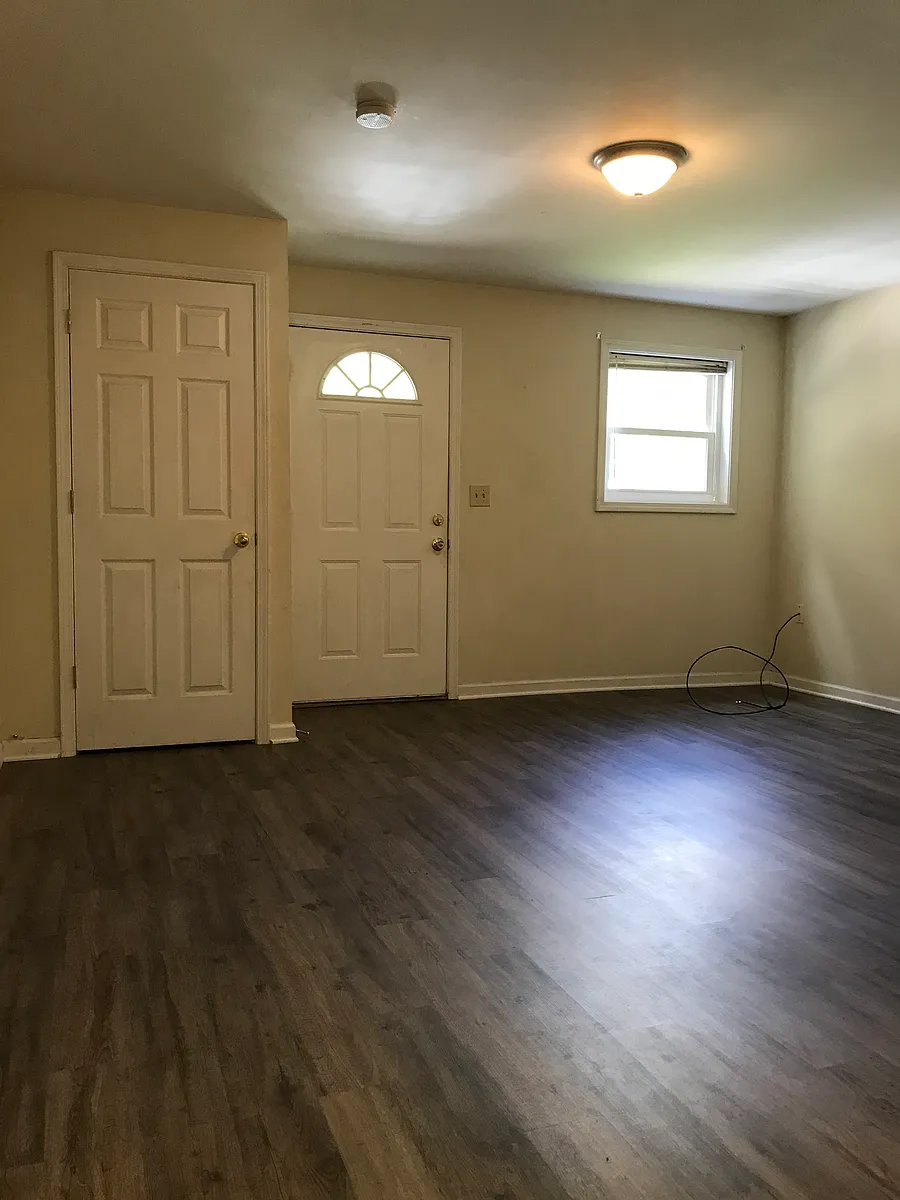 Building Photo - 1503 E Holston Ave #4