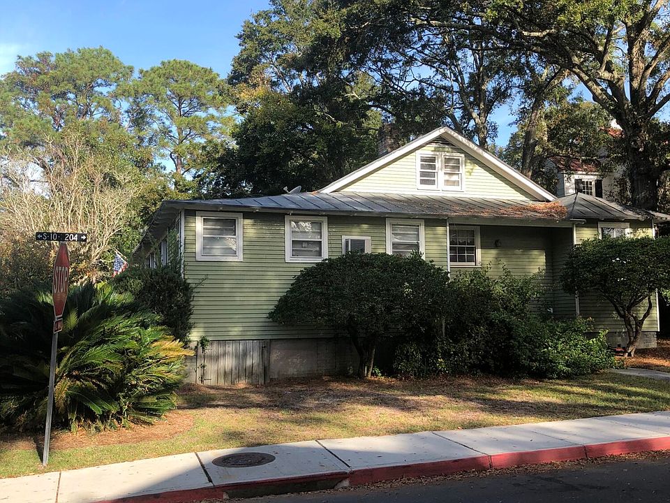 2nd image of 448 Church St