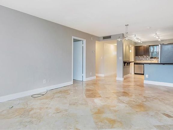 3rd image of 5120 SW 40th Ave APT 2A