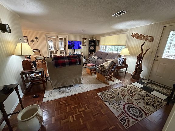 4th image of 300 Sibert Ave