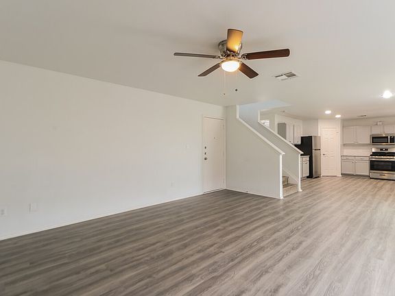 4th image of 713 Eaglecreek Dr