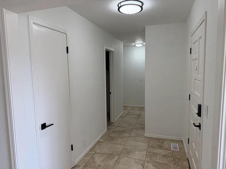 2116 Tanglewood Dr — Photo 5