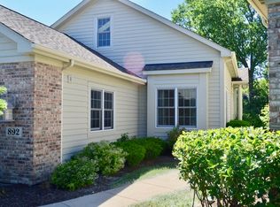 892 Village Rd, Crystal Lake, IL 60014