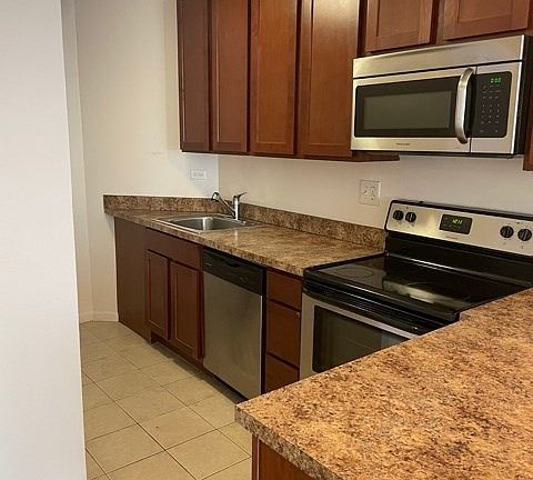4th image of 1355 N Dearborn Pkwy #207