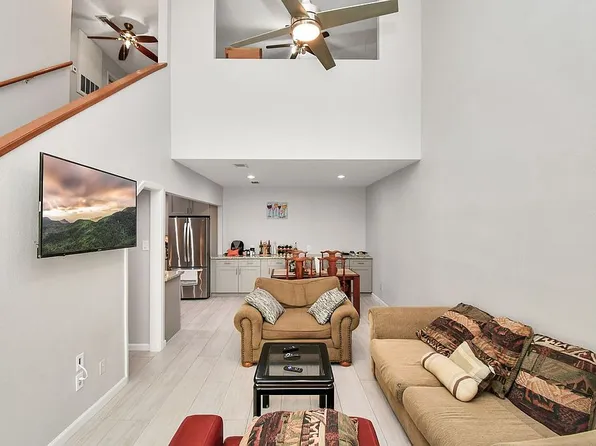 9447 Pagewood Ln, Houston, TX 77063