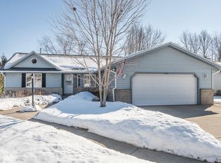 1121 Villa Park Dr, West Bend, WI 53090