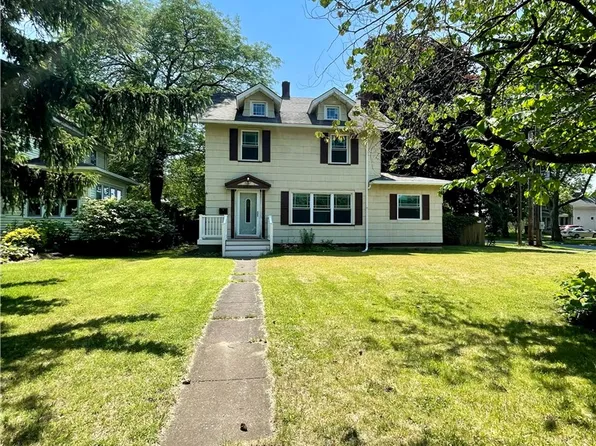 5 Abington Rd, Rochester, NY 14622