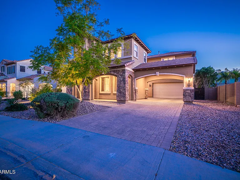 2681 E Hampton Ln — Photo 82
