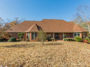 2028 Blue Ribbon Cir, Benton, AR 72019