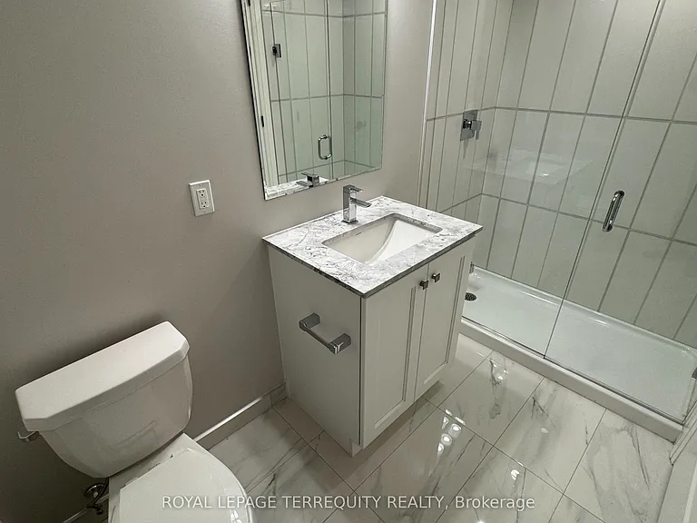 1415 Dundas St E #403 — Photo 6