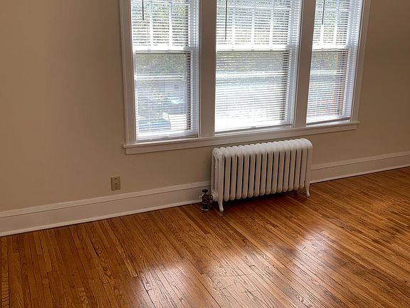 2nd image of 183 Chatsworth St S APT 207