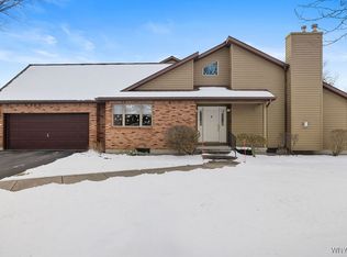 827 Hackney Ln, Lewiston, NY 14092