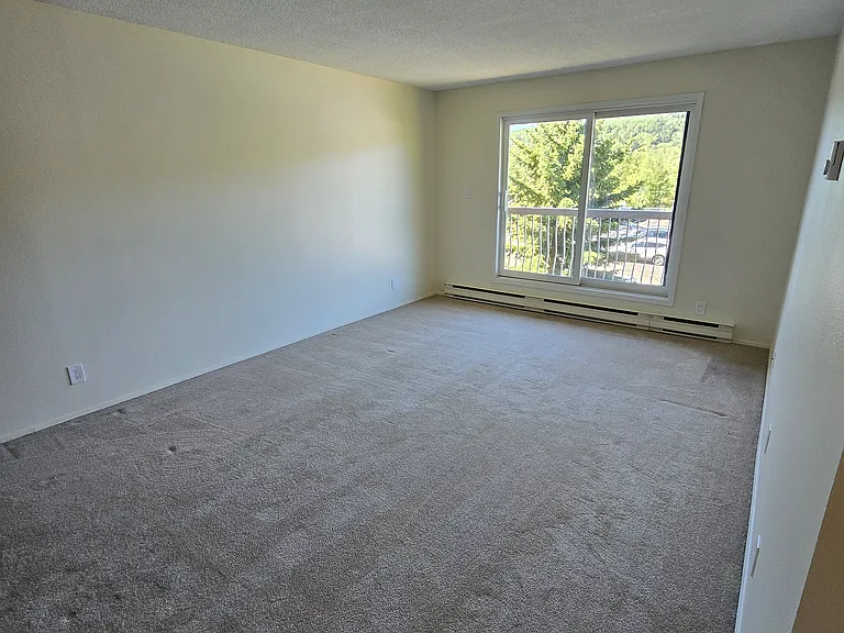 4001 Enemark Cres — Photo 22