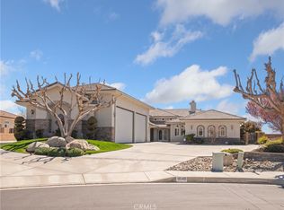 19149 Elkhorn Rd, Apple Valley, CA 92308