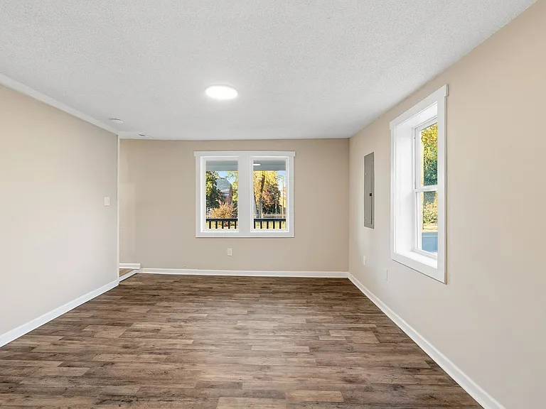 1310 Oakwood Ave — Photo 10