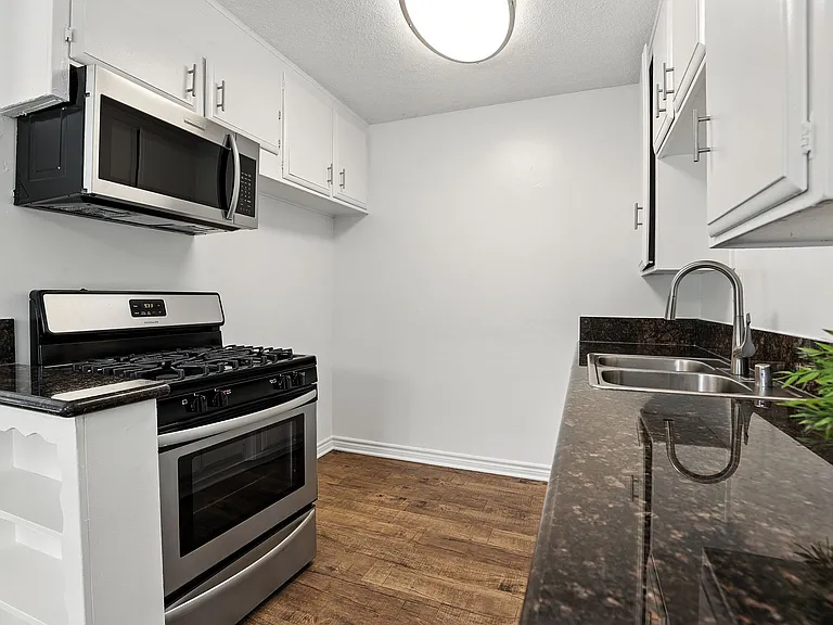 Mistyvale Apartments — Photo 15