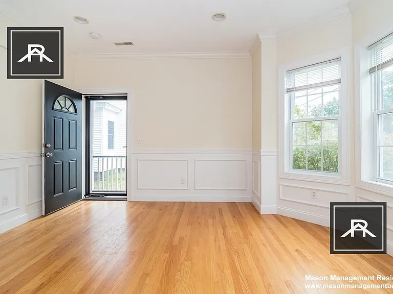 125 Russell St #1 — Photo 8