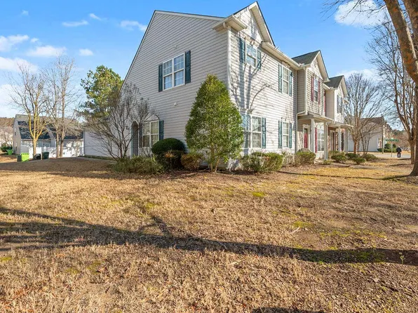 5935 Neuse Wood Dr, Raleigh, NC 27616