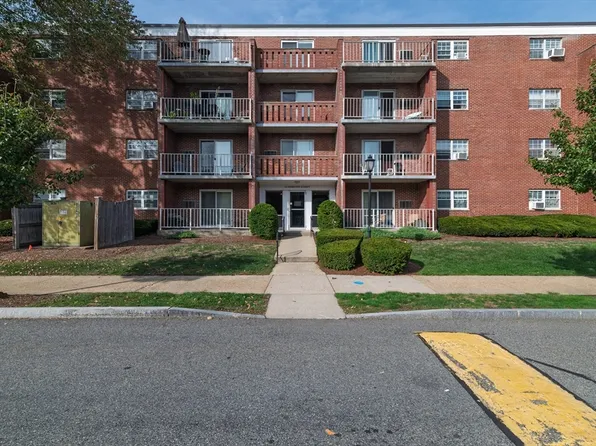 65 Webster St APT 401, Weymouth, MA 02190