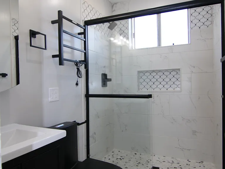 120 Roswell Ave #12 — Photo 17