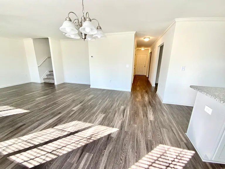 3912 Bissett Way — Photo 13