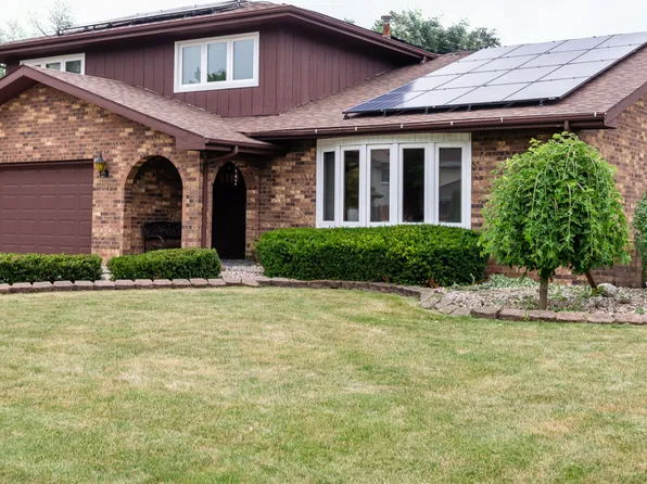9157 S 83rd Ct, Hickory Hills, IL 60457