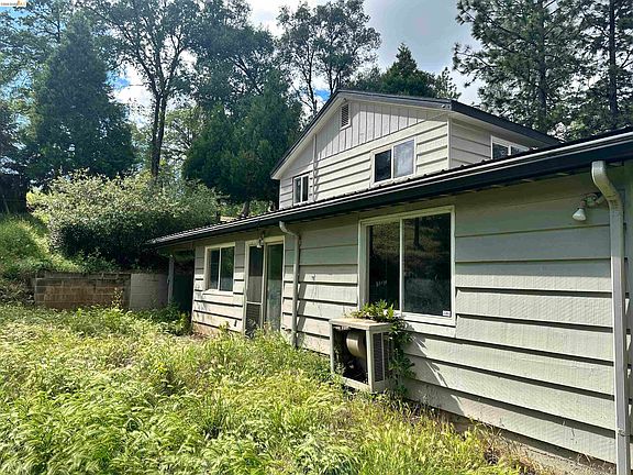 3rd image of 20231 Hidden Acres Rd