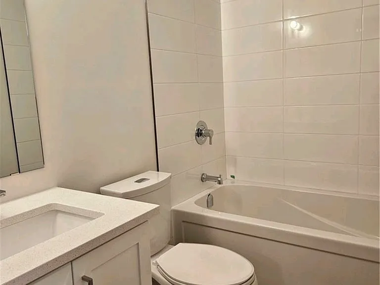 824 Woolwich St #142 — Photo 10
