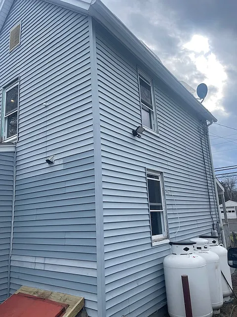 3 bed, 1100 sqft, $2,650 — Photo 2