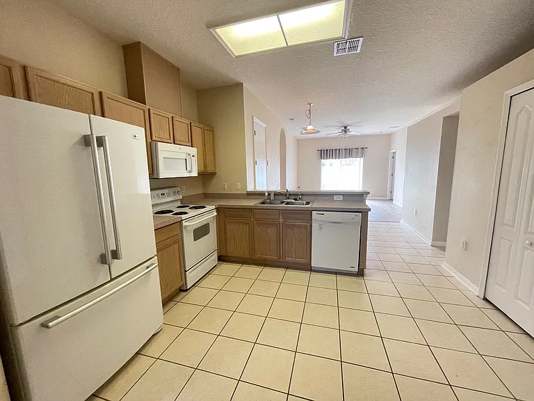 10190 Granite Bay Dr — Photo 4