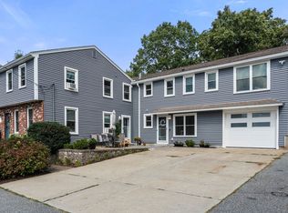 4 Waite Ave, Burlington, MA 01803