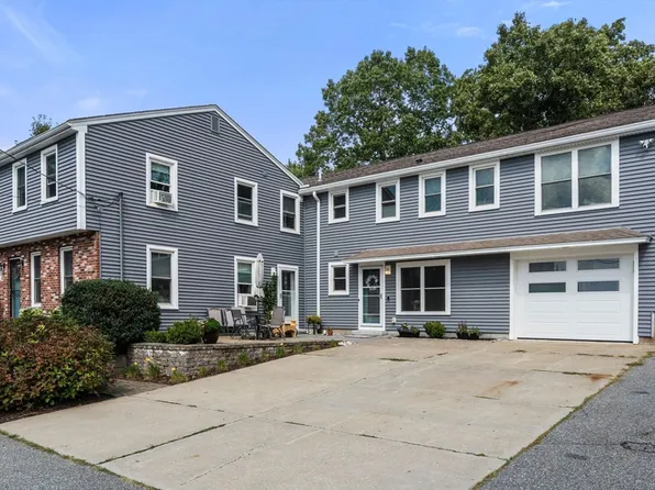 4 Waite Ave, Burlington, MA 01803