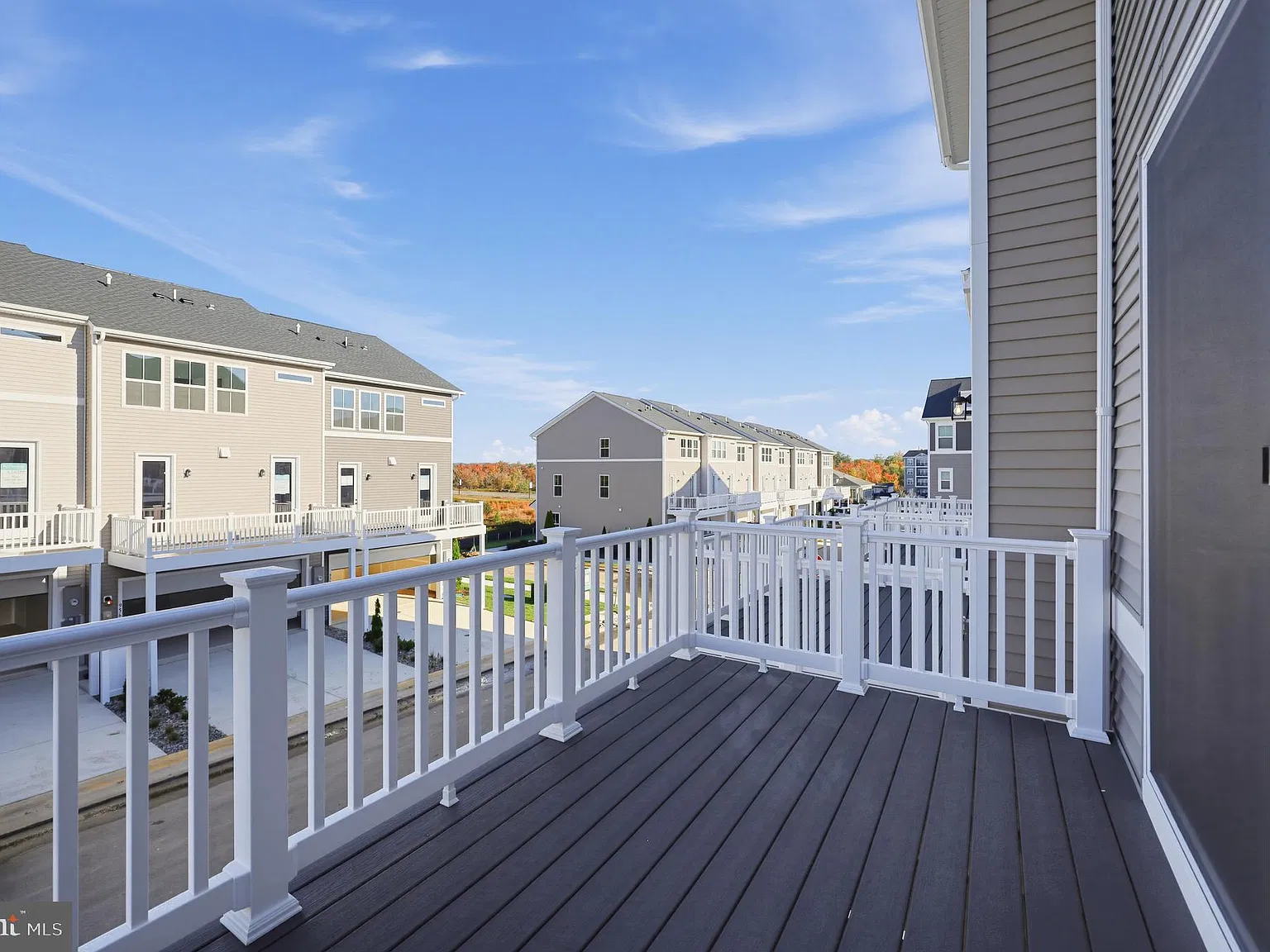 3 bed, 3.5 bath, 1665 sqft, $2,800 — Photo 3