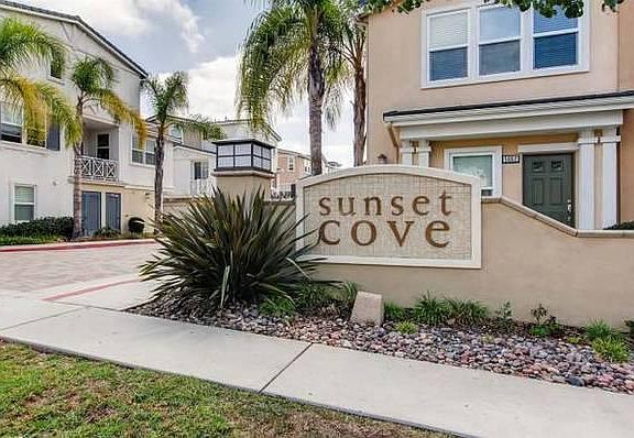 2nd image of 3043 Pacific Palm Way