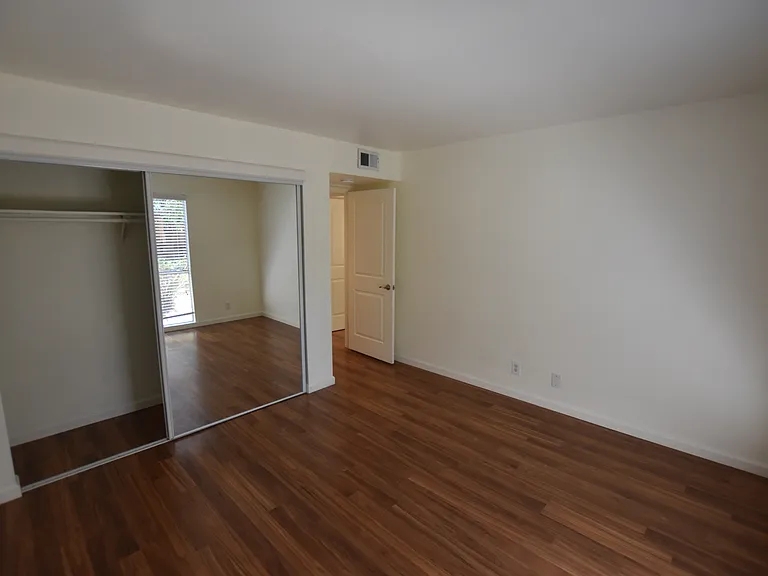 675 Sharon Park Dr #147 — Photo 18
