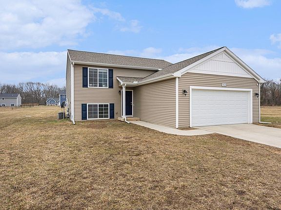 3rd image of 58640 Pond View Ln