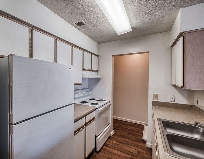 Kitchen with all white appliances